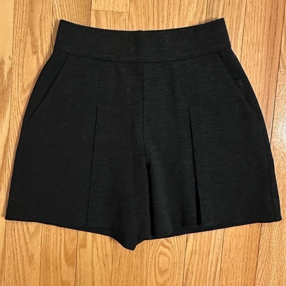Kit and Ace Pants - Kit and Ace High Waisted Pull On Pleated Shorts Pockets Charcoal Gray Sz 6